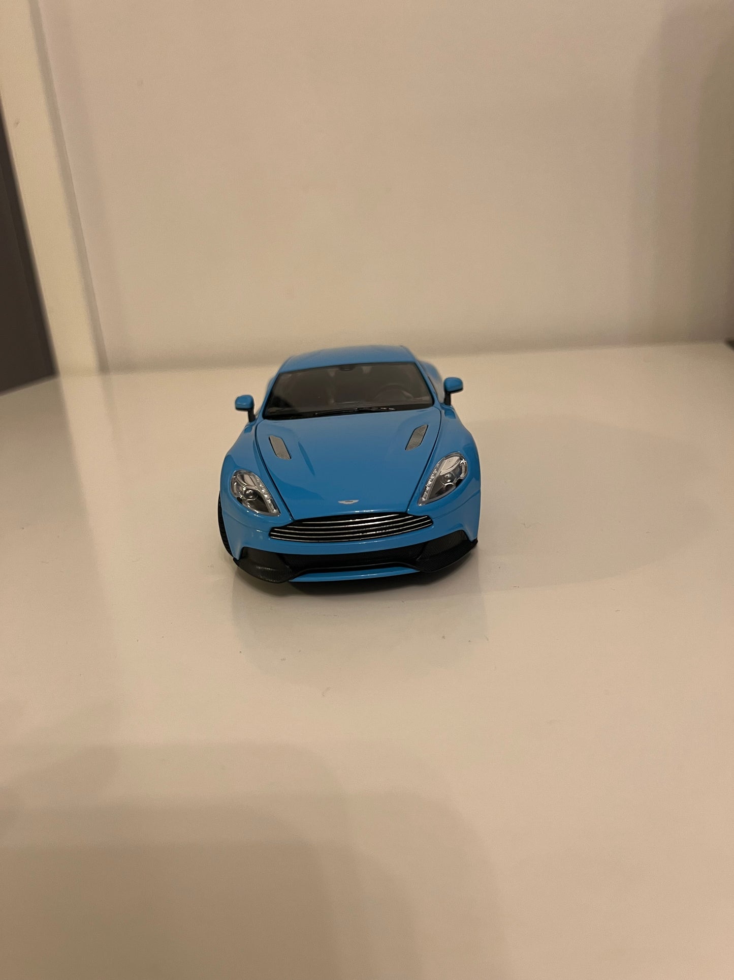 Aston martin Vanquish car model